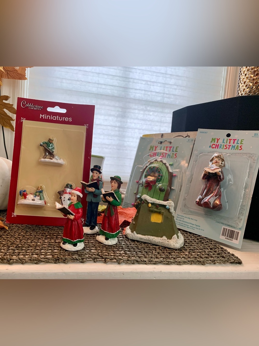 Holiday Mixed Bundle Set of Christmas Village figures and Accent Pieces